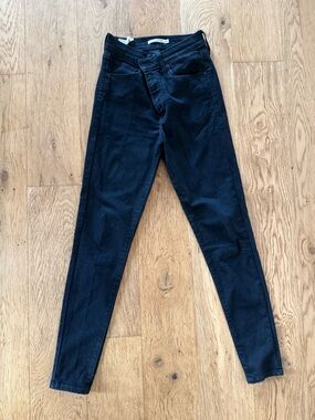Levi’s Mile High-Rise skinny- Classic Black
